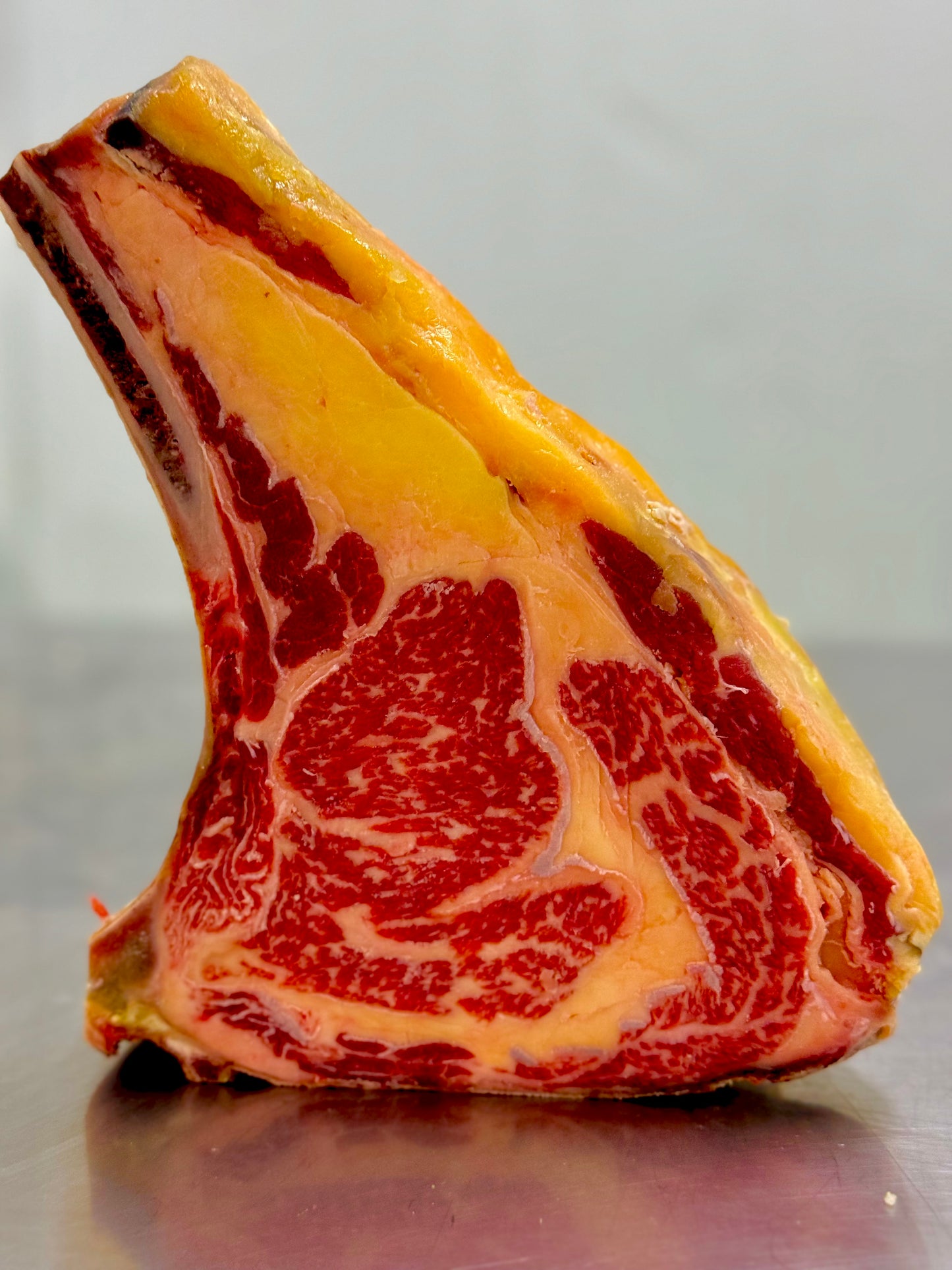 Chuletón de Lomo Alto de Vaca Frisona Nacional Madurado más 30 Días unidades 1 Kilo Precio 29,70 €.